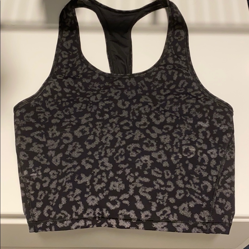 Athlete reflective crop top